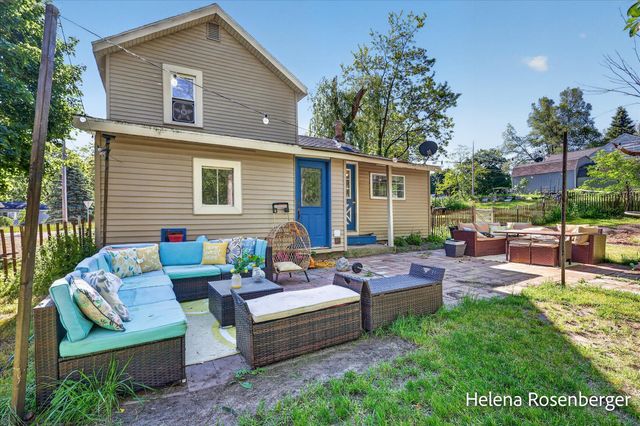 323 N Mills Street, Greenville, MI 48838
