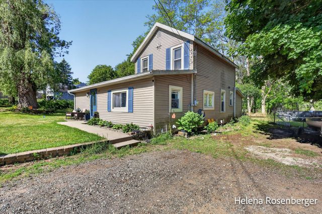 323 N Mills Street, Greenville, MI 48838