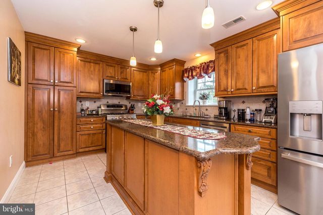 546 CLYDESDALE DR, New Hope, PA 18938