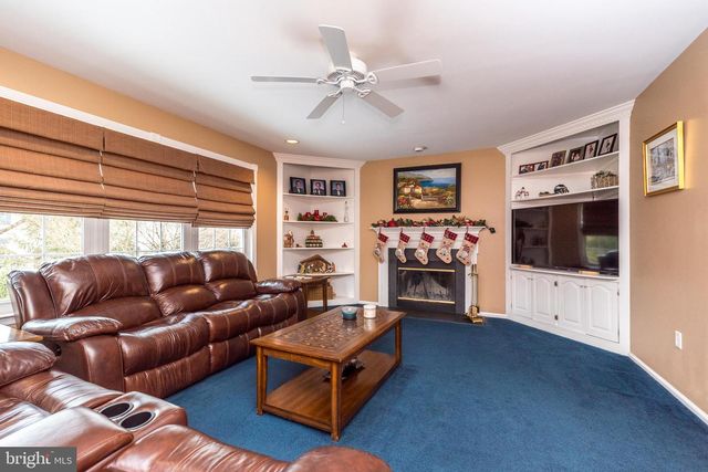 546 CLYDESDALE DR, New Hope, PA 18938