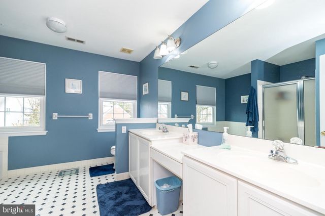 546 CLYDESDALE DR, New Hope, PA 18938