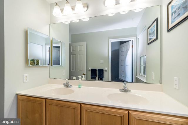 546 CLYDESDALE DR, New Hope, PA 18938