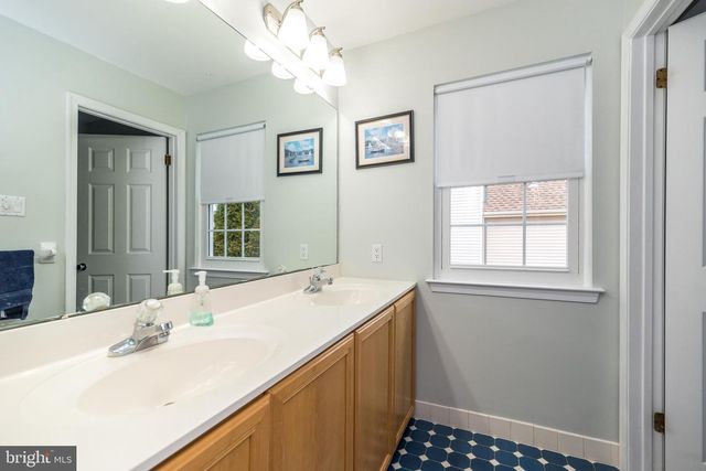 546 CLYDESDALE DR, New Hope, PA 18938