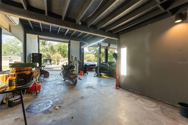 7911 LOVEGREN LN, Gibsonton, FL 33534