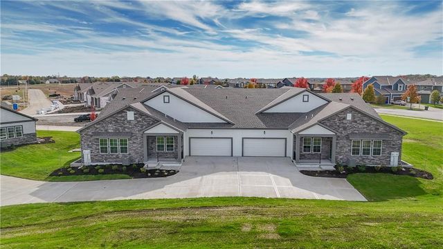 125 S Diane Drive, Olathe, KS 66061