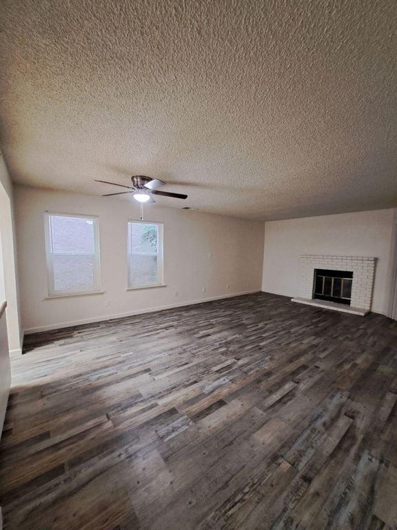 Image 5 of property listing at 3630 W Terrace Avenue, Fresno, CA 93722