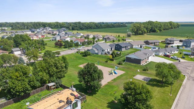 813 8th Avenue NE, Dilworth, MN 56529