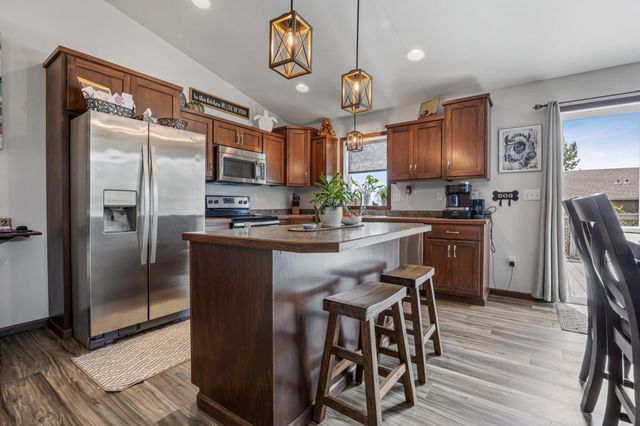 813 8th Avenue NE, Dilworth, MN 56529