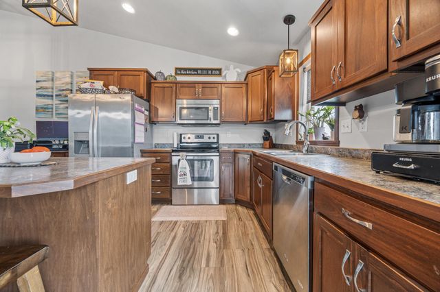 813 8th Avenue NE, Dilworth, MN 56529