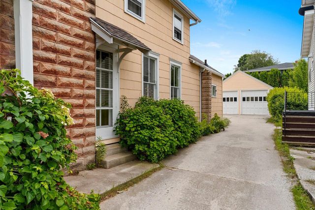 315 Park STREET, Manitowoc, WI 54220