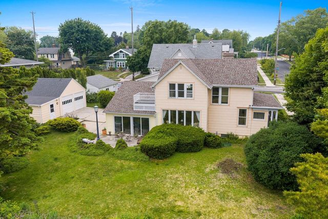 315 Park STREET, Manitowoc, WI 54220