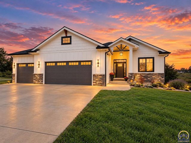2510 SE Saturn DR, Topeka, KS 66605