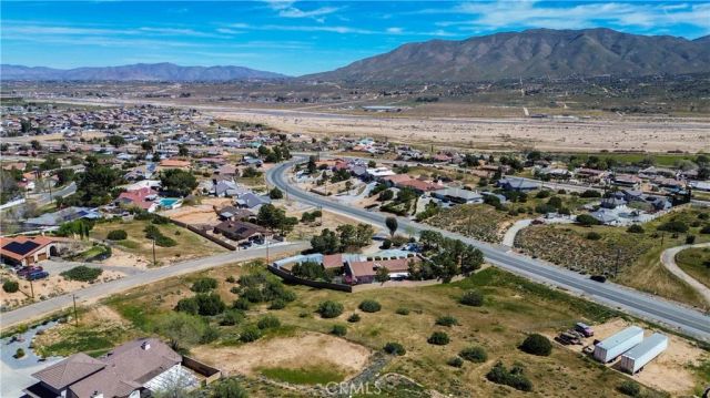 39833319 Plumas, Hesperia, CA 92345