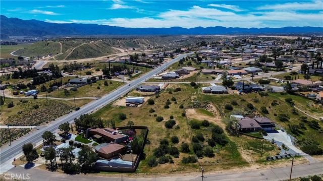 39833319 Plumas, Hesperia, CA 92345