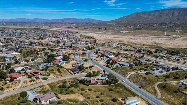 39833319 Plumas, Hesperia, CA 92345