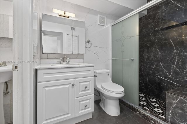 6070 W 18th Ave 209, Hialeah, FL 33012