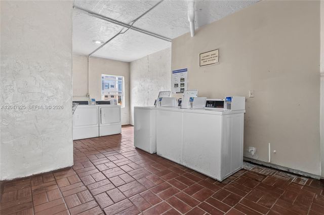 6070 W 18th Ave 209, Hialeah, FL 33012