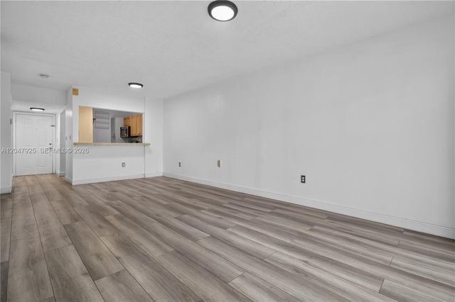 6070 W 18th Ave 209, Hialeah, FL 33012