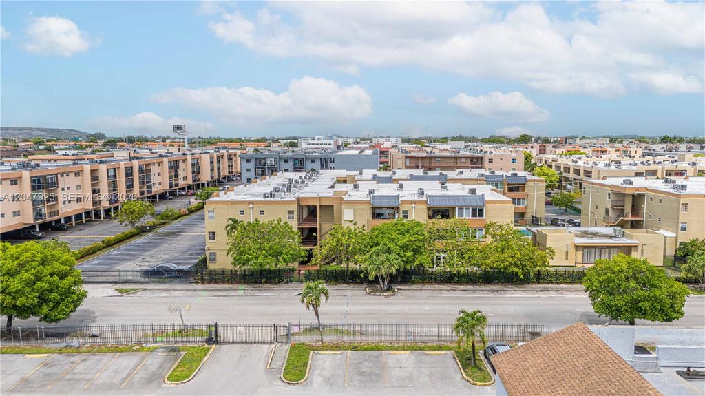 6070 W 18th Ave 209, Hialeah, FL 33012