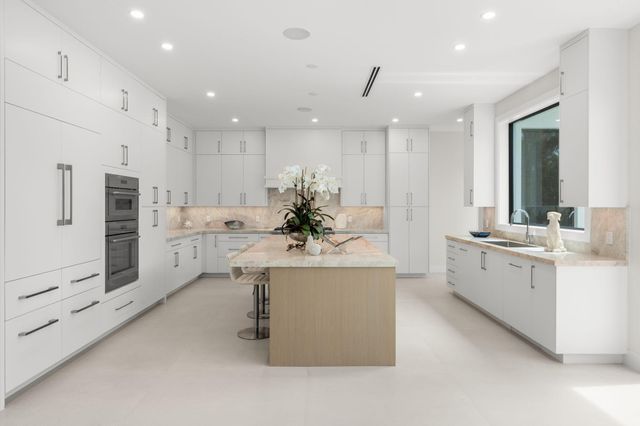 2406 NE 13th Court, Fort Lauderdale, FL 33304