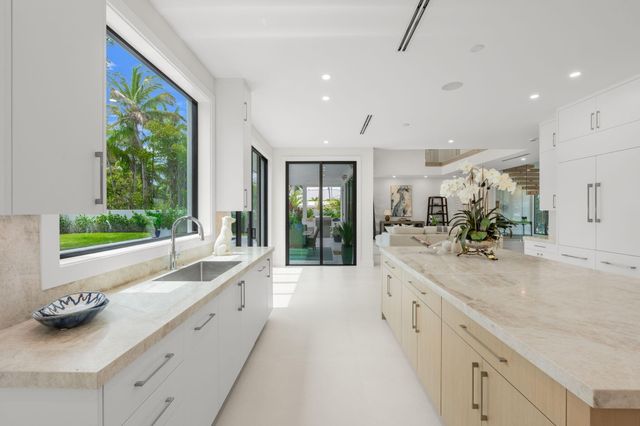 2406 NE 13th Court, Fort Lauderdale, FL 33304