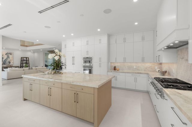 2406 NE 13th Court, Fort Lauderdale, FL 33304