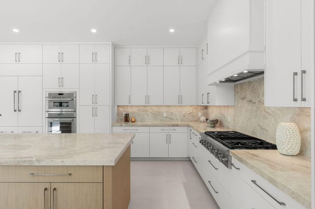 2406 NE 13th Court, Fort Lauderdale, FL 33304
