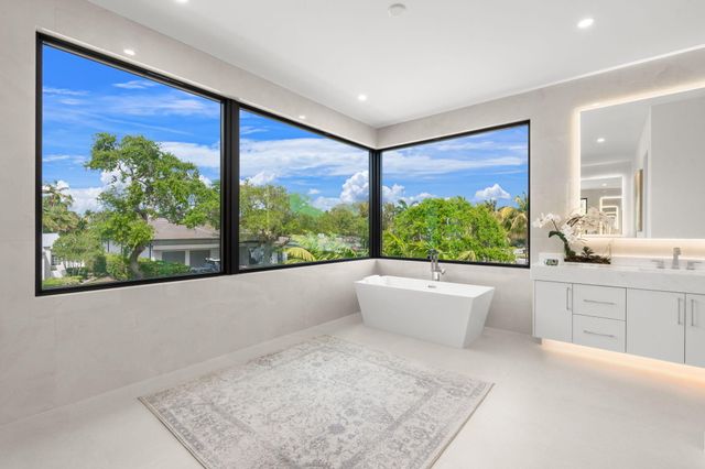 2406 NE 13th Court, Fort Lauderdale, FL 33304