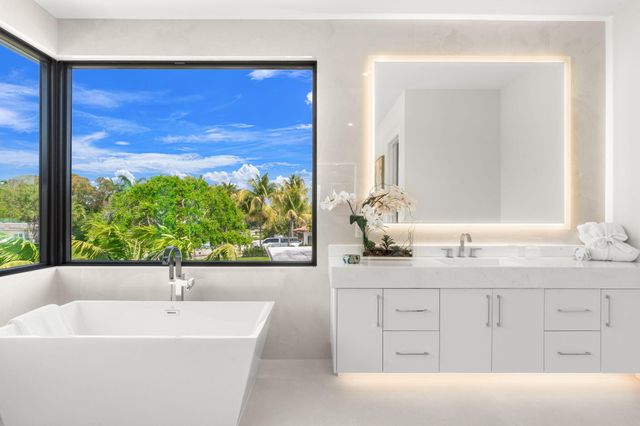 2406 NE 13th Court, Fort Lauderdale, FL 33304