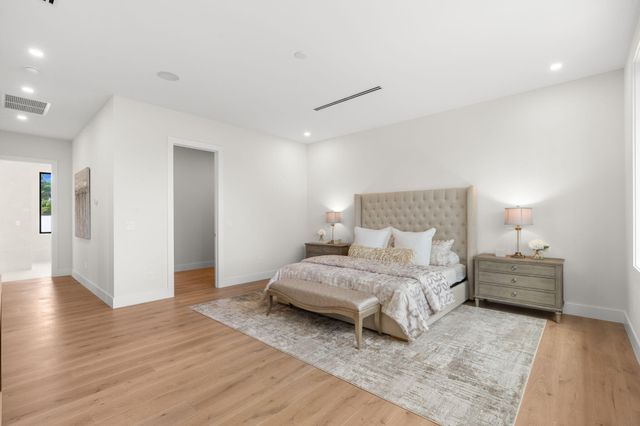 2406 NE 13th Court, Fort Lauderdale, FL 33304