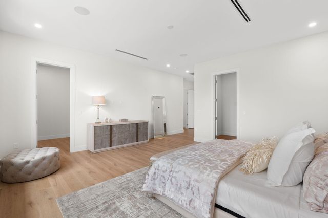 2406 NE 13th Court, Fort Lauderdale, FL 33304