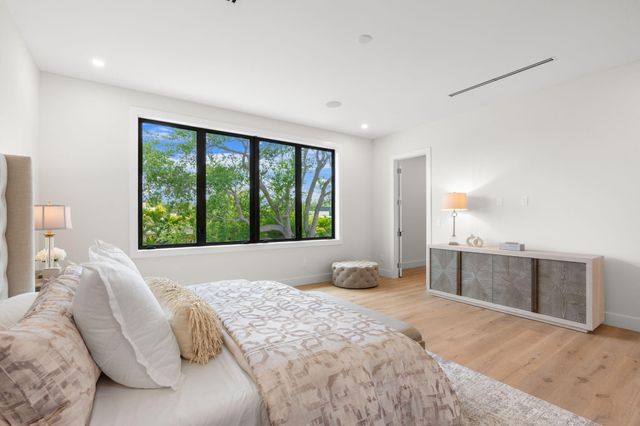 2406 NE 13th Court, Fort Lauderdale, FL 33304