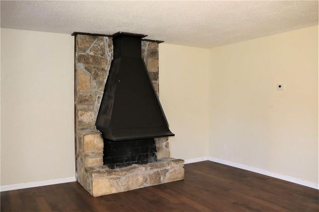 6319 Walraven Circle, Fort Worth, TX 76133