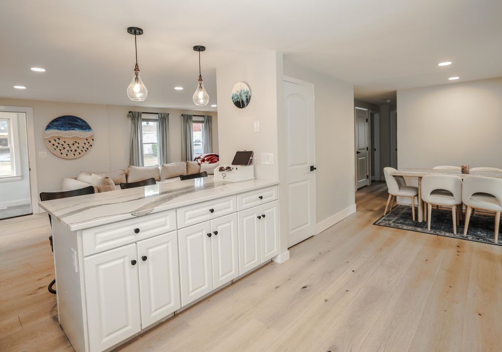 Image 2 of property listing at 12 Lamprey Terrace, Hampton, NH 03842