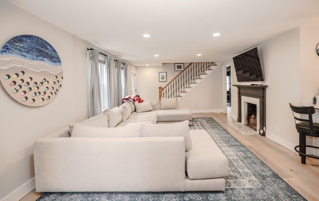 Image 14 of property listing at 12 Lamprey Terrace, Hampton, NH 03842