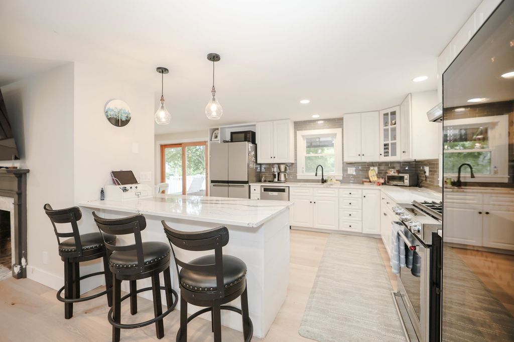 Image 3 of property listing at 12 Lamprey Terrace, Hampton, NH 03842