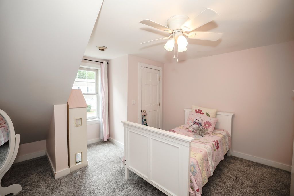 Image 23 of property listing at 12 Lamprey Terrace, Hampton, NH 03842