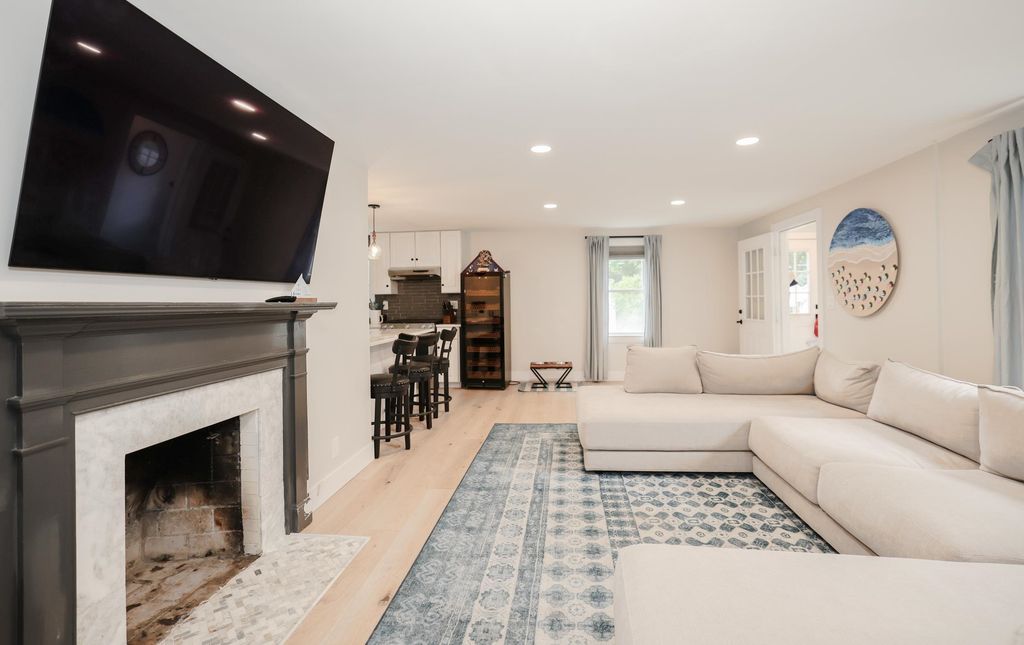 Image 9 of property listing at 12 Lamprey Terrace, Hampton, NH 03842