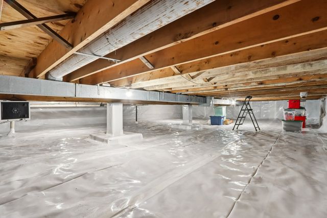 641 Winthrop Avenue, Glendale Heights, IL 60139