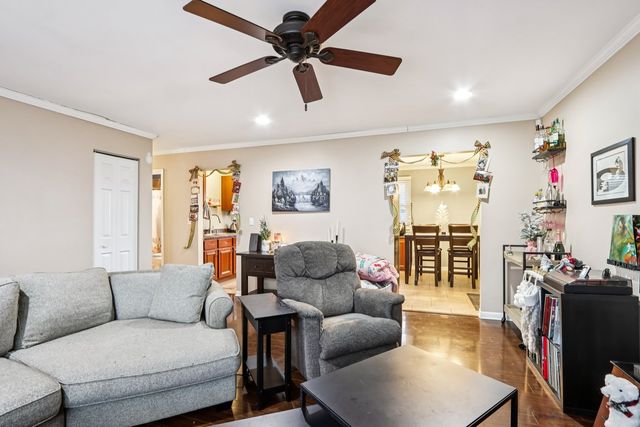 641 Winthrop Avenue, Glendale Heights, IL 60139