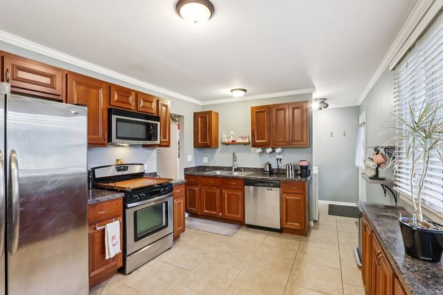 641 Winthrop Avenue, Glendale Heights, IL 60139