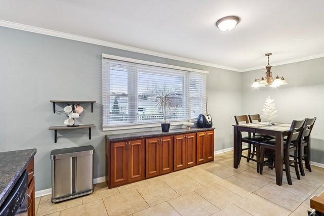 641 Winthrop Avenue, Glendale Heights, IL 60139