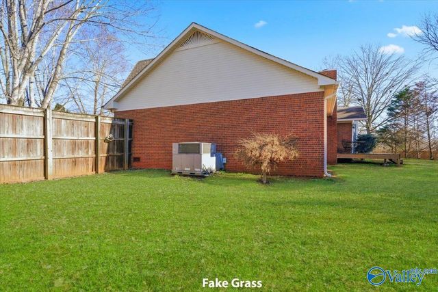 104 Lindsey Lane, Hazel Green, AL 35750