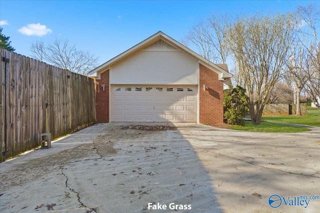 104 Lindsey Lane, Hazel Green, AL 35750