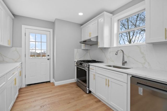 66 Stanley St 3, Boston, MA 02125