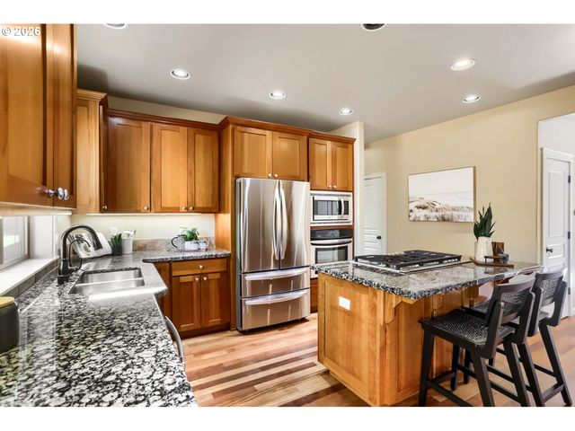 13109 Se SNOWFIRE Dr, Happy Valley, OR 97086