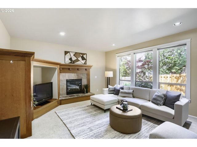 13109 Se SNOWFIRE Dr, Happy Valley, OR 97086