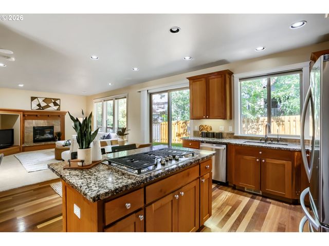 13109 Se SNOWFIRE Dr, Happy Valley, OR 97086