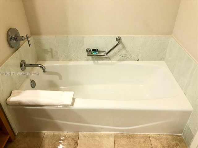 18683 Collins Avenue 1907, Sunny Isles Beach, FL 33160