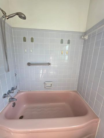 2015 58TH STREET S, Gulfport, FL 33707